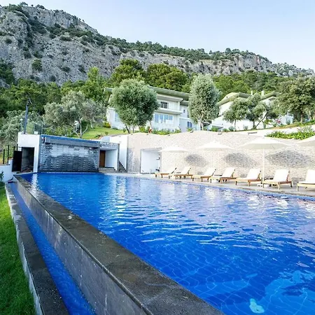 Daire Peaceful Duplex With Splendid View & Shared Pool In