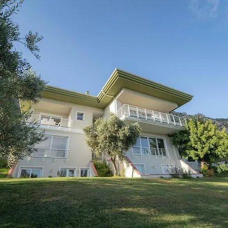 Daire Peaceful Duplex With Splendid View & Shared Pool In